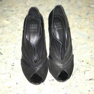 Saks size 6 suede/leather black shoes